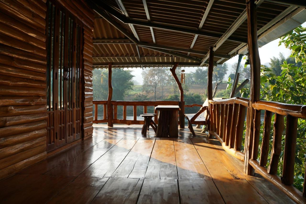 Baanrai Khunya บ้านไร่คุณย่า Ban Huai Maenam Noi Exteriör bild