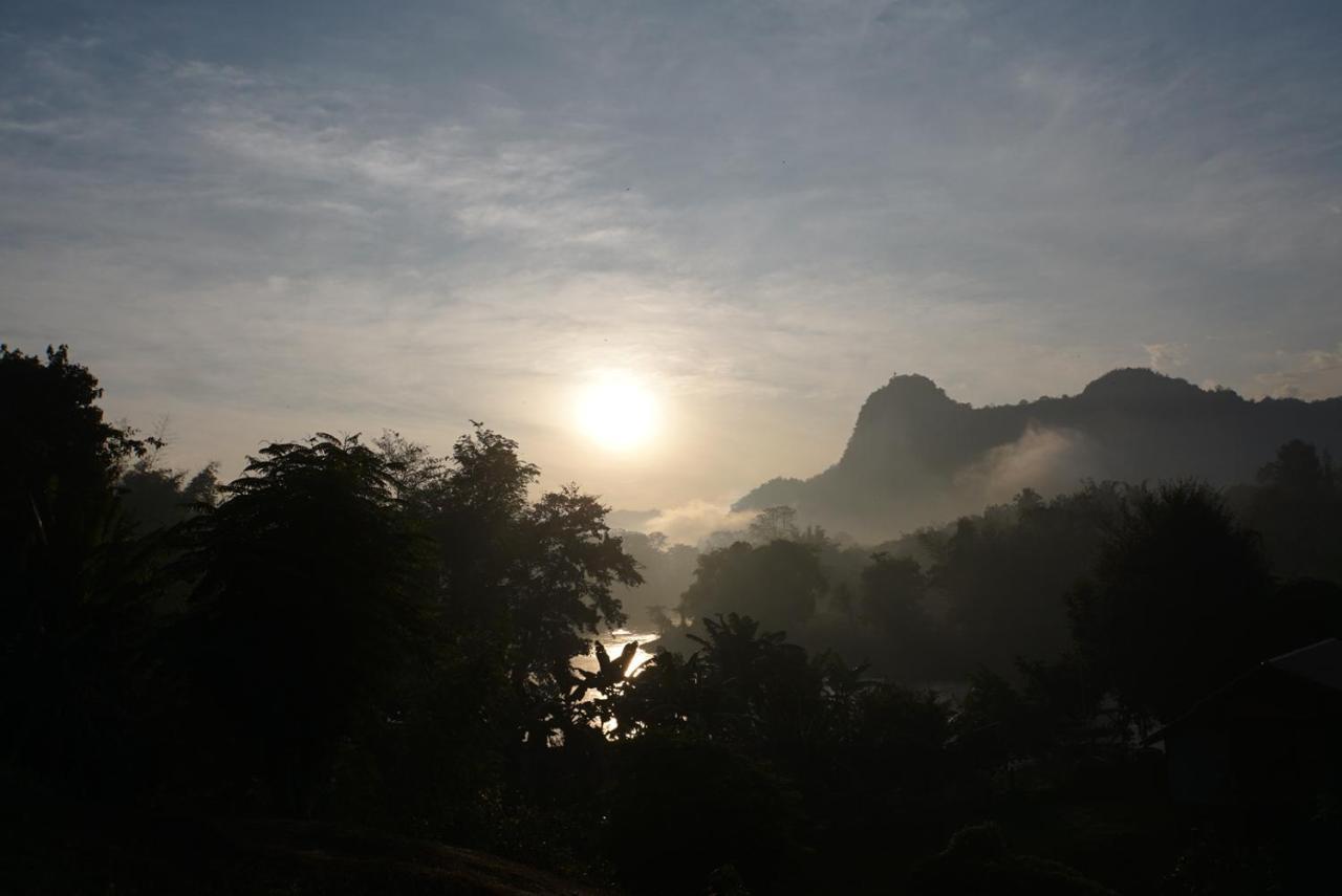 Baanrai Khunya บ้านไร่คุณย่า Ban Huai Maenam Noi Exteriör bild