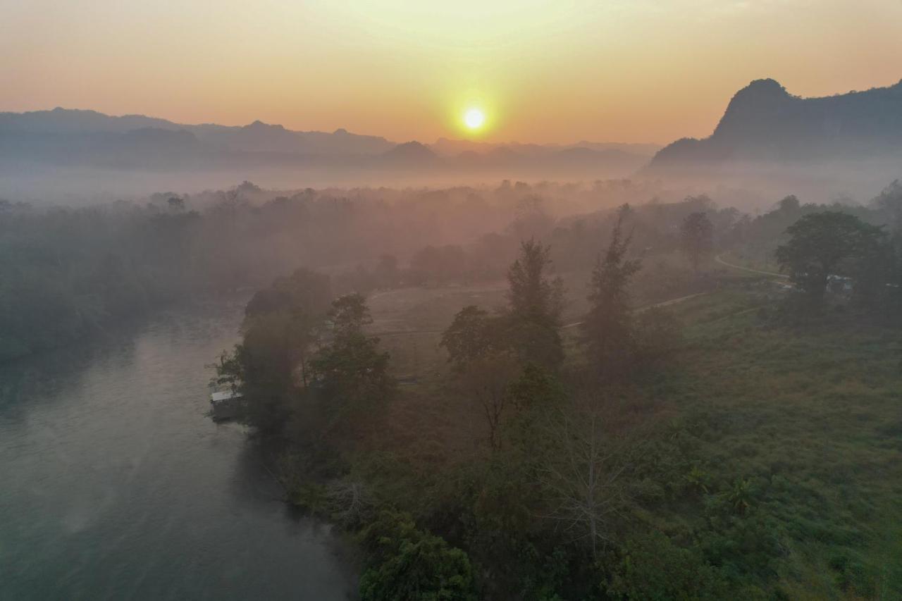 Baanrai Khunya บ้านไร่คุณย่า Ban Huai Maenam Noi Exteriör bild