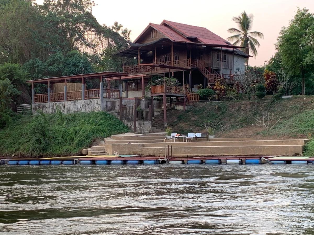 Baanrai Khunya บ้านไร่คุณย่า Ban Huai Maenam Noi Exteriör bild