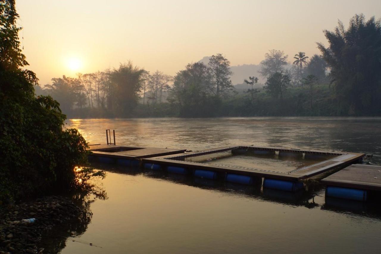 Baanrai Khunya บ้านไร่คุณย่า Ban Huai Maenam Noi Exteriör bild
