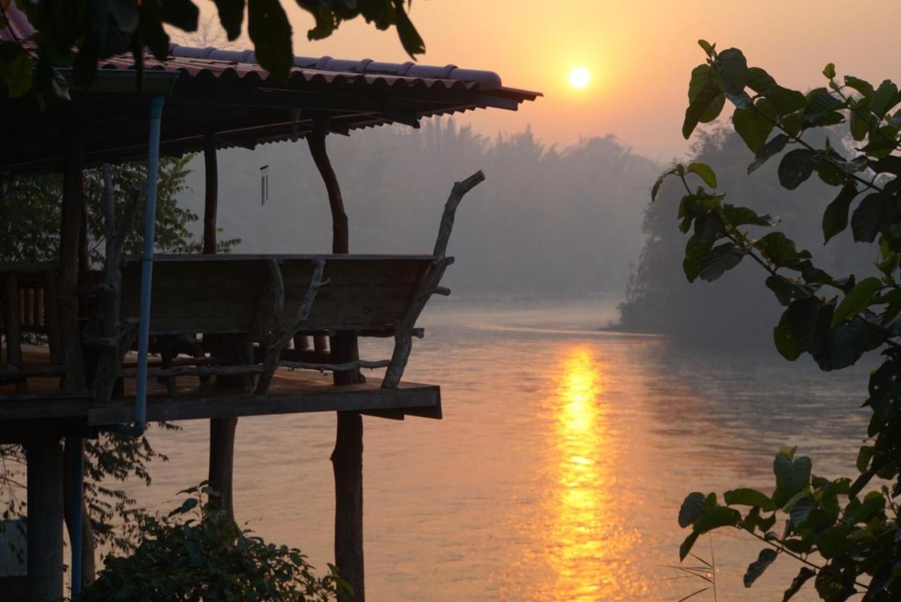 Baanrai Khunya บ้านไร่คุณย่า Ban Huai Maenam Noi Exteriör bild
