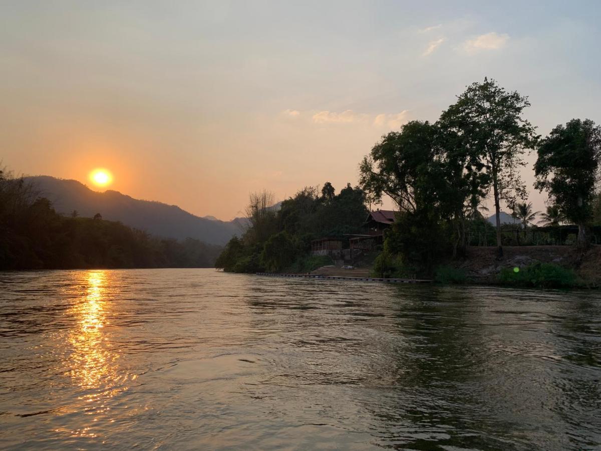 Baanrai Khunya บ้านไร่คุณย่า Ban Huai Maenam Noi Exteriör bild