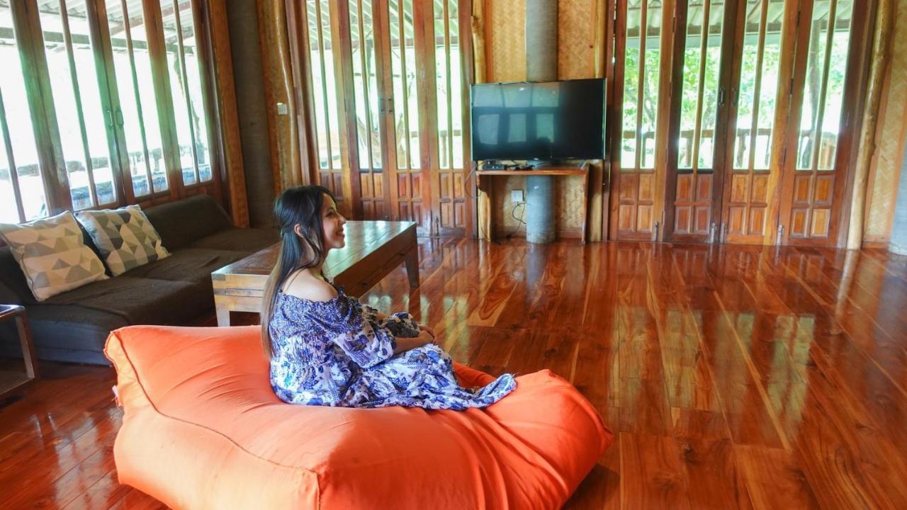Baanrai Khunya บ้านไร่คุณย่า Ban Huai Maenam Noi Exteriör bild
