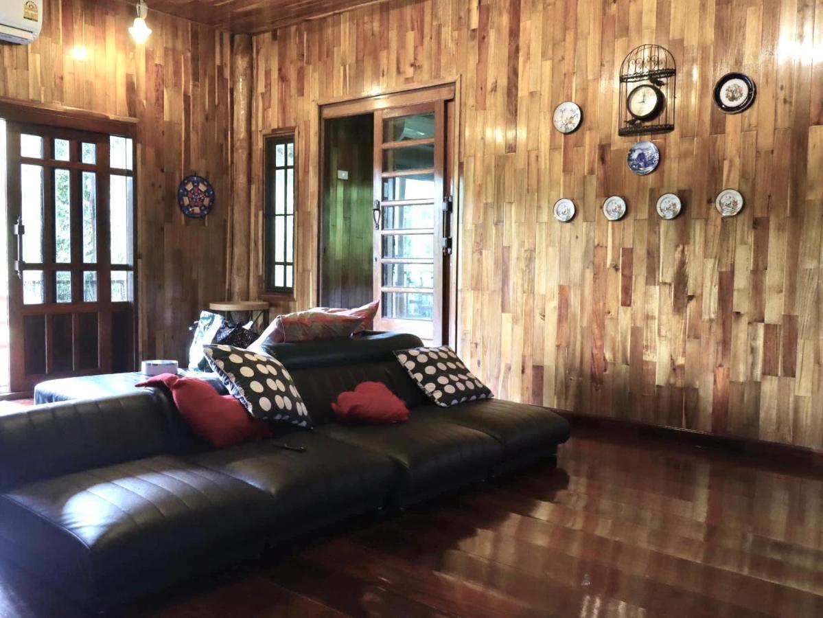 Baanrai Khunya บ้านไร่คุณย่า Ban Huai Maenam Noi Exteriör bild
